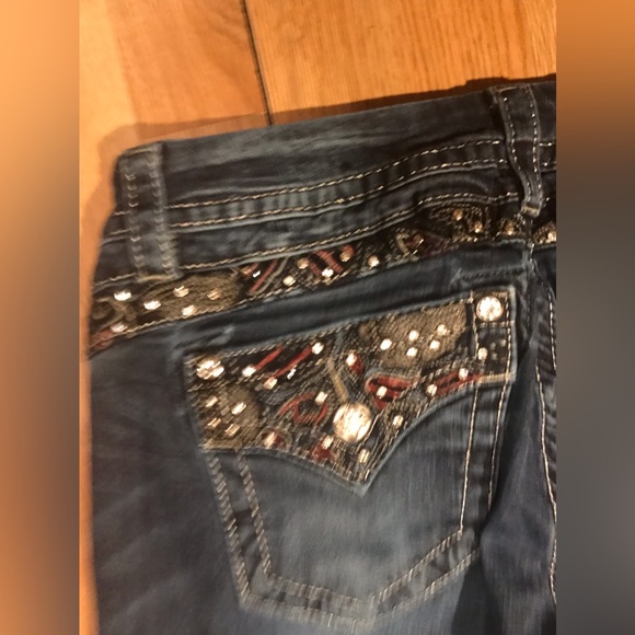 MISS ME~Mid-Rise~Easy Boot~Jeans~Sz 28~Embellished, Creased & Whiskered~JE8511ER - Picture 11 of 14